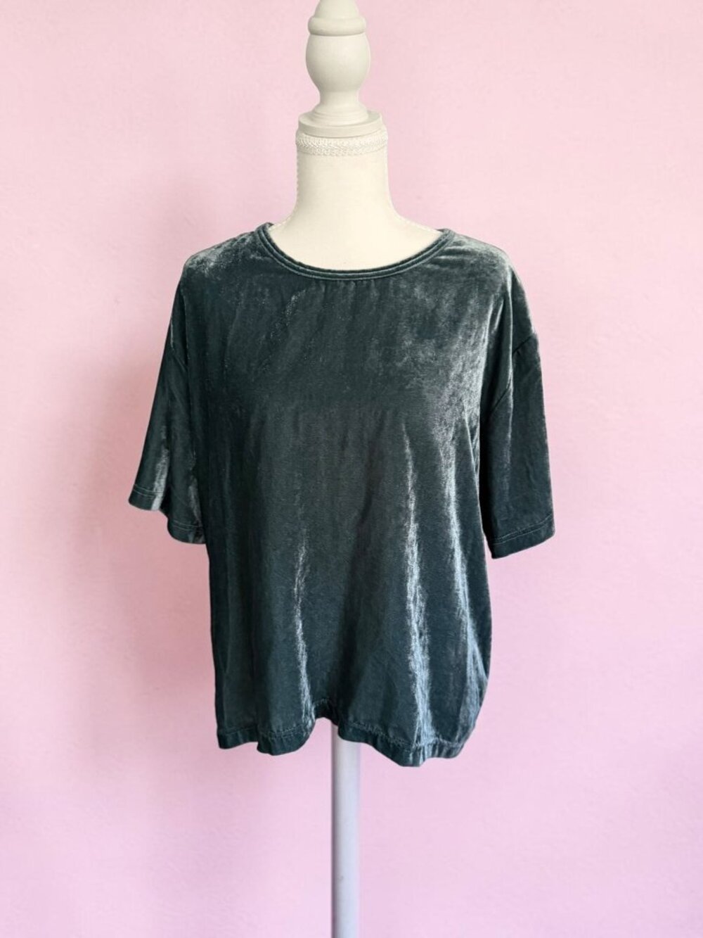 MELLODAY Blue Crewneck Velvet Top Size Medium